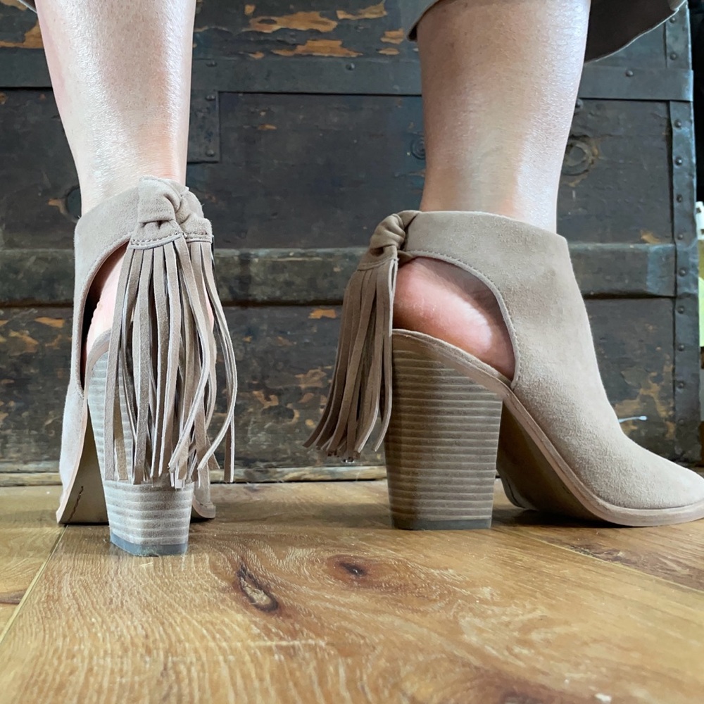 Vince Camuto Suede Kyleena Ankle Bootie Size 7 - Picture 5 of 15